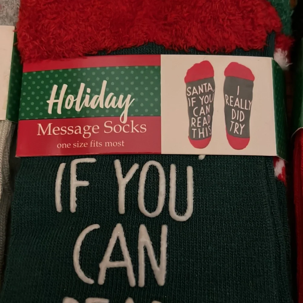 NWT Holiday Message Christmas Slipper Grip Socks. 4 Pair Lot Novelty Gift Cozy